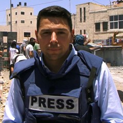 الصحفي أيمن محيي الدّين كمثال: تساؤلات حول التّغطية الإعلاميّة الغربيّة لغزّة